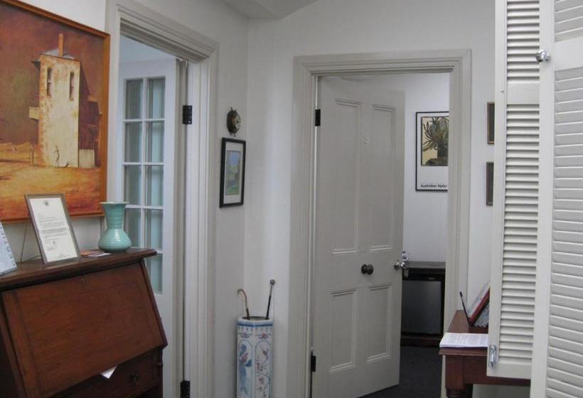 پانسیون Three Chimneys Bed And Breakfast Boutique Guest House