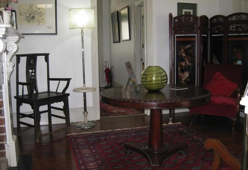 پانسیون Three Chimneys Bed And Breakfast Boutique Guest House