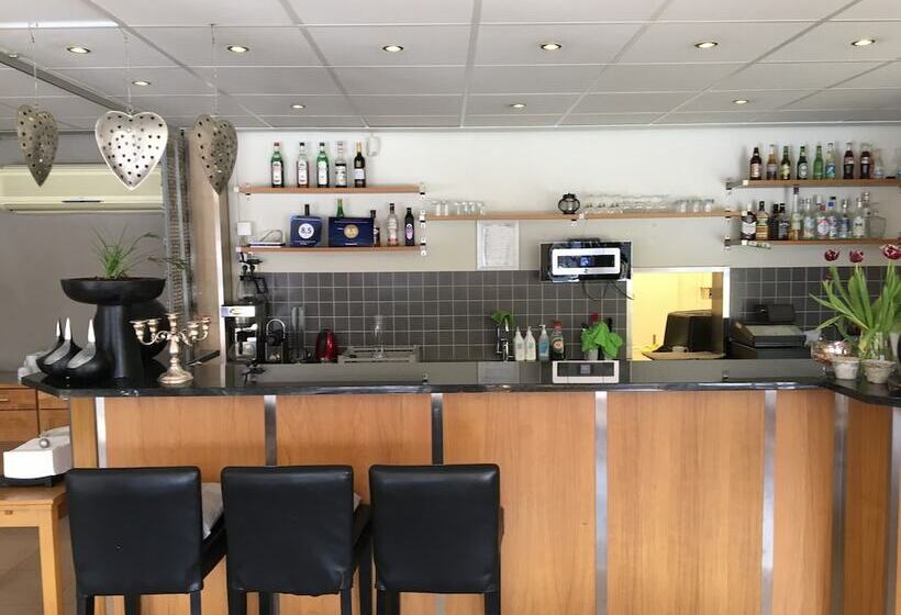 Pizza House Bed & Breakfast