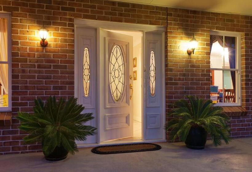 Plumes Boutique Bed & Breakfast