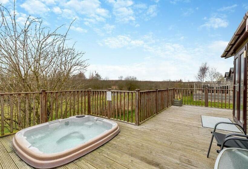 Курорт Ashby Woulds Lodges