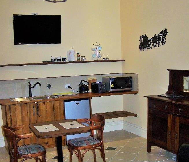 Rj's Bed & Breakfast