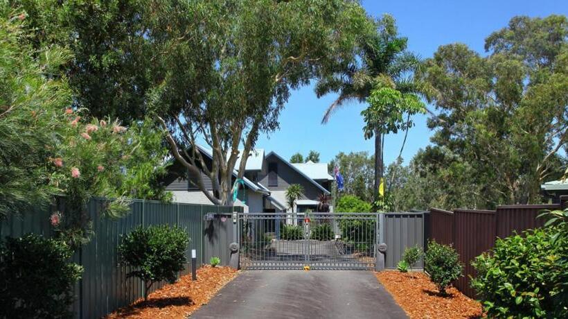 Salamander Bay Bed And Breakfast