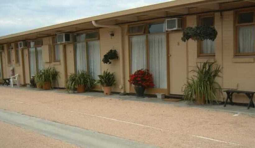 Travellers Rest Motel