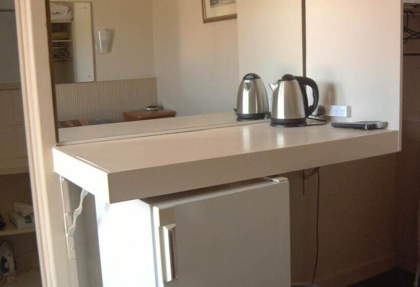 Travellers Rest Motel