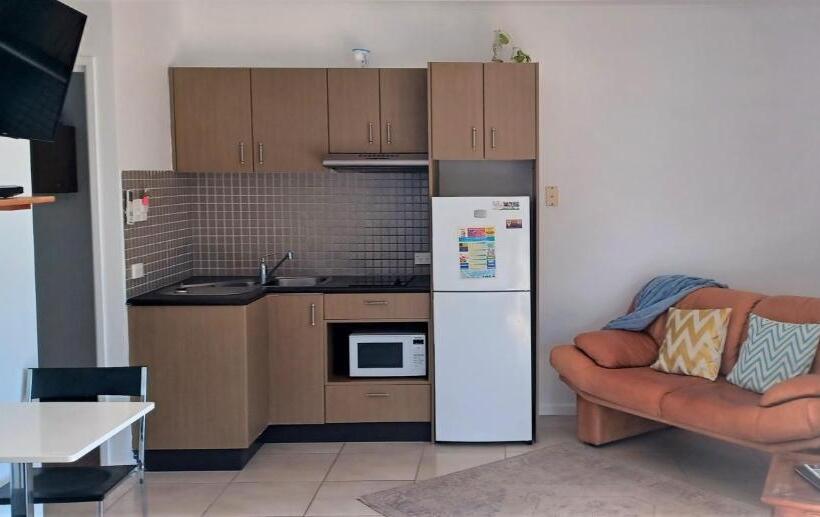 Whitsunday Waterfront Apartments