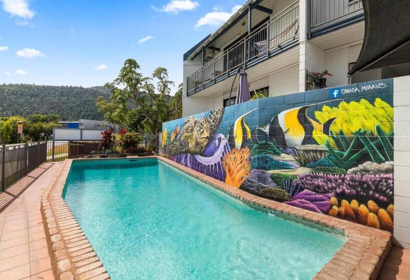 Whitsunday Waterfront Apartments
