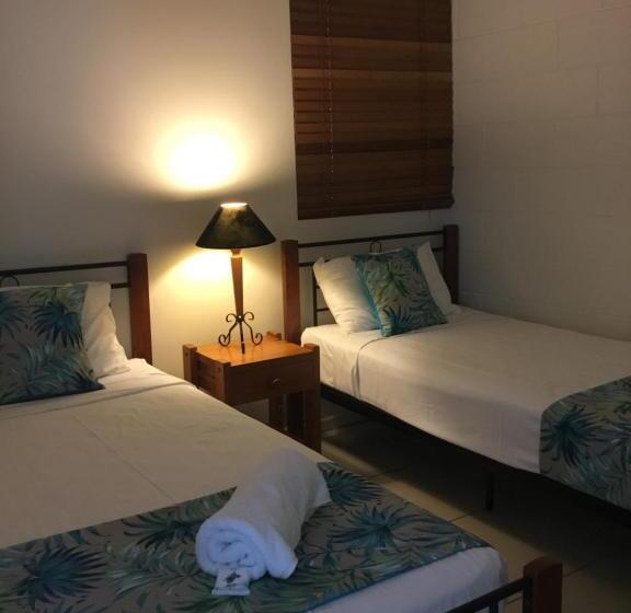 Whitsunday Waterfront Apartments