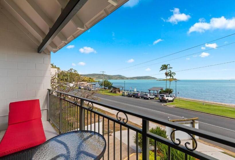 Whitsunday Waterfront Apartments