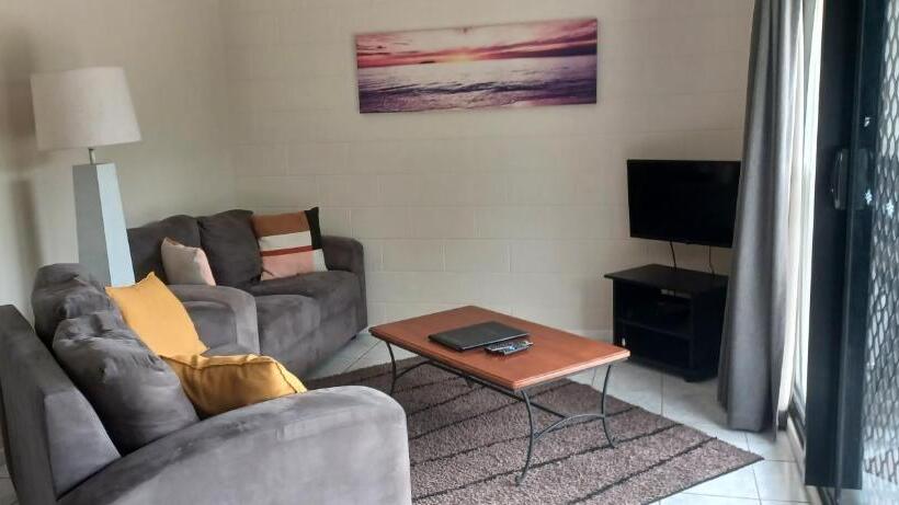 Whitsunday Waterfront Apartments