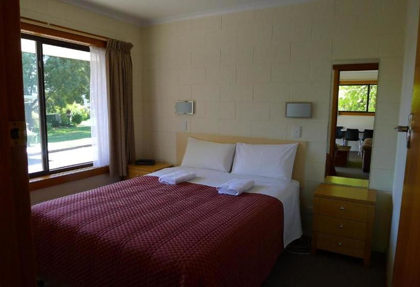 Willaway Motel Apartments