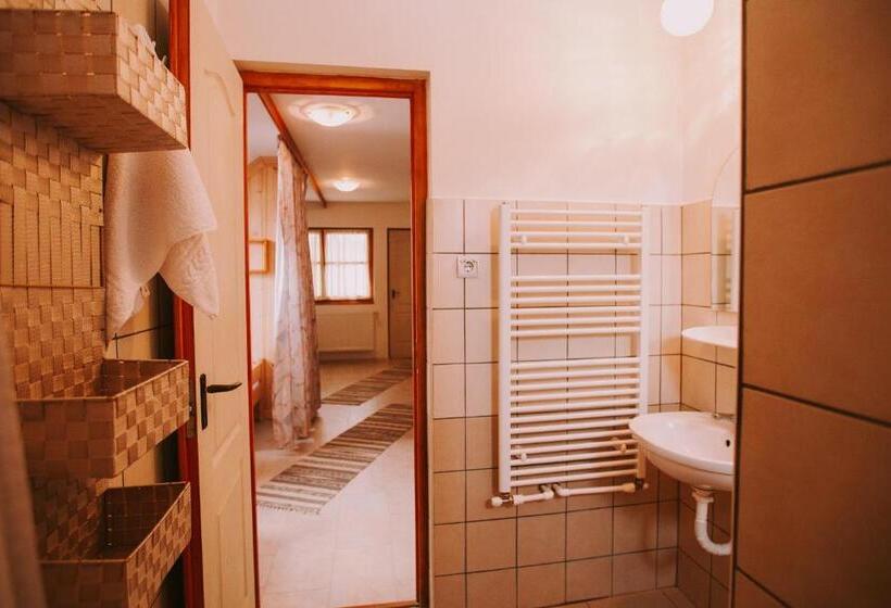 مبيت وإفطار Bosnyák Panzió