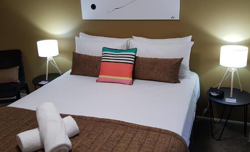 Gold Coast Airport Motel   Only 300 Meters To Airport Terminal