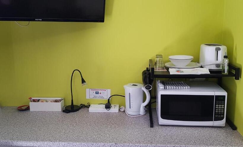 Gold Coast Airport Motel   Only 300 Meters To Airport Terminal