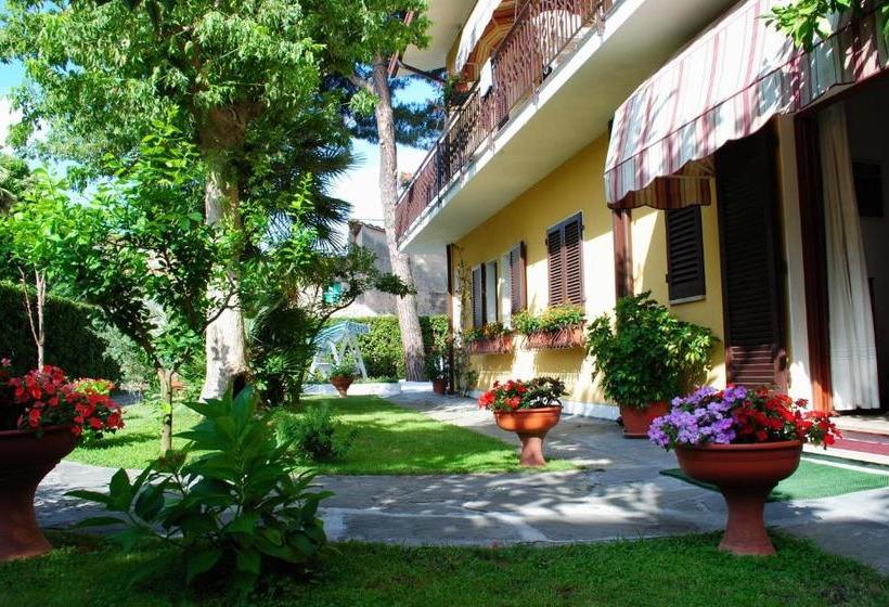 هتل Bed&breakfast Villa Lorena