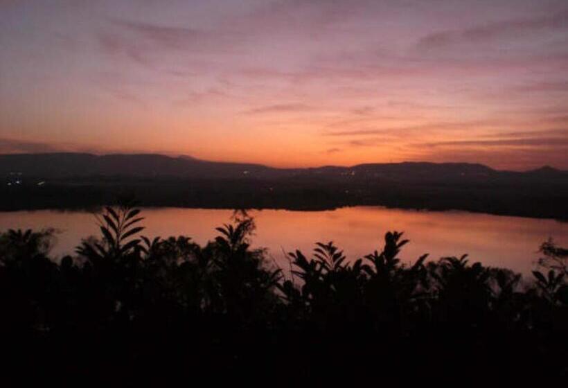 هتل Colle Sul Lago