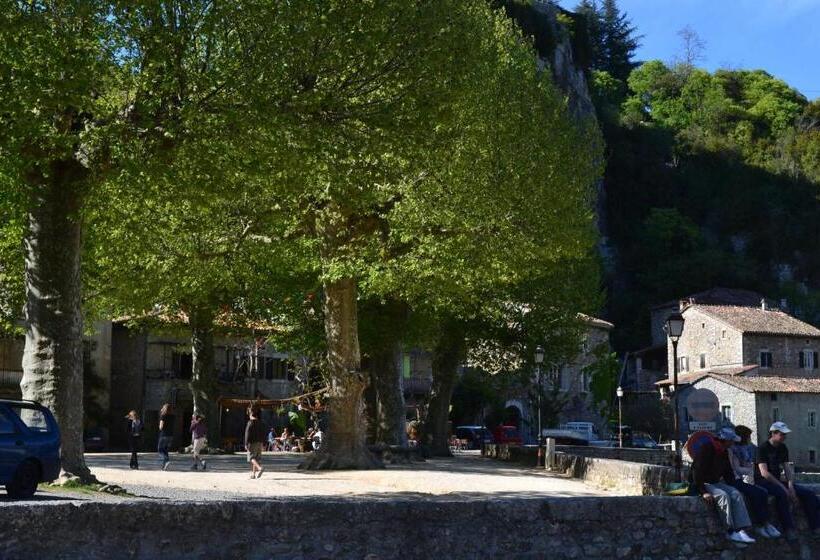 فندق Hôtel La Garenne