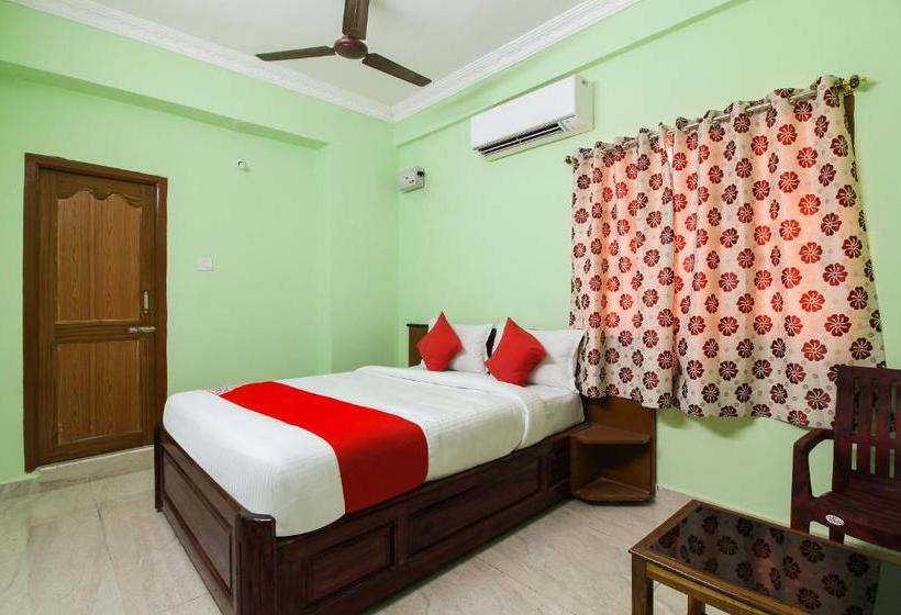 호텔 Capital O 67796 Sree Guru Lakshmi Residency