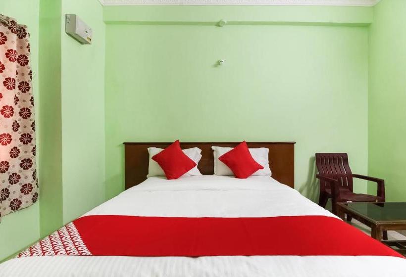 호텔 Capital O 67796 Sree Guru Lakshmi Residency