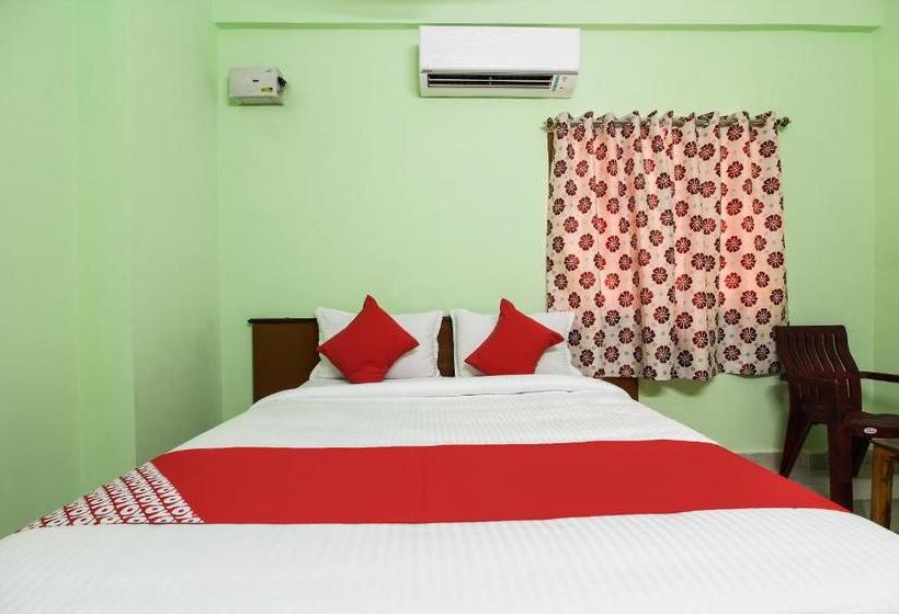 호텔 Capital O 67796 Sree Guru Lakshmi Residency