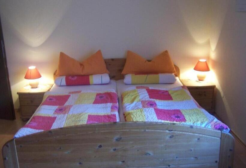 ホテル Panoramacafé Kattenes