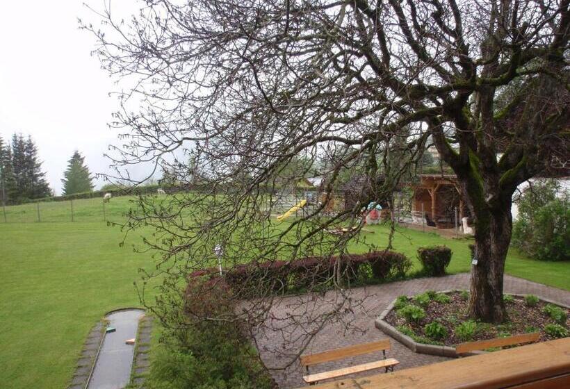 ホテル Pension Lindbichler