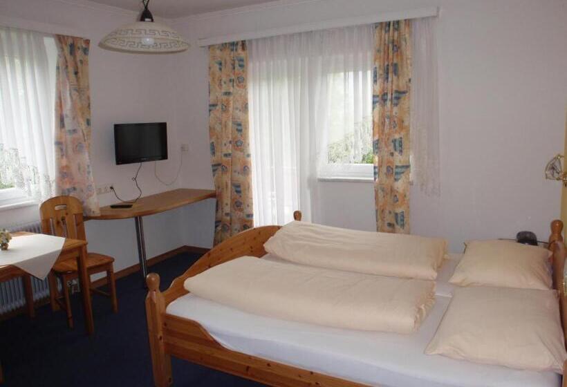 ホテル Pension Lindbichler