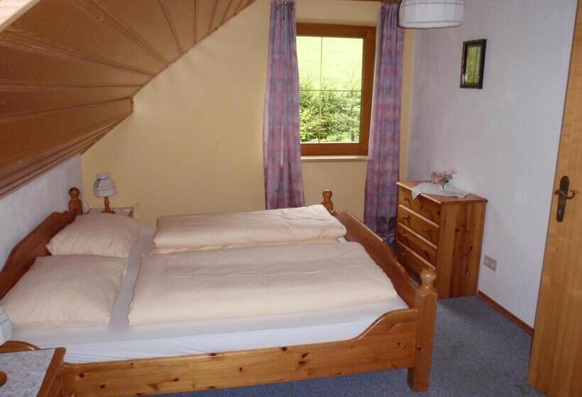 ホテル Pension Lindbichler