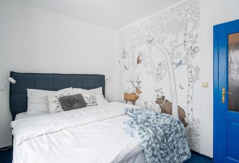 هتل Prazska Bouda