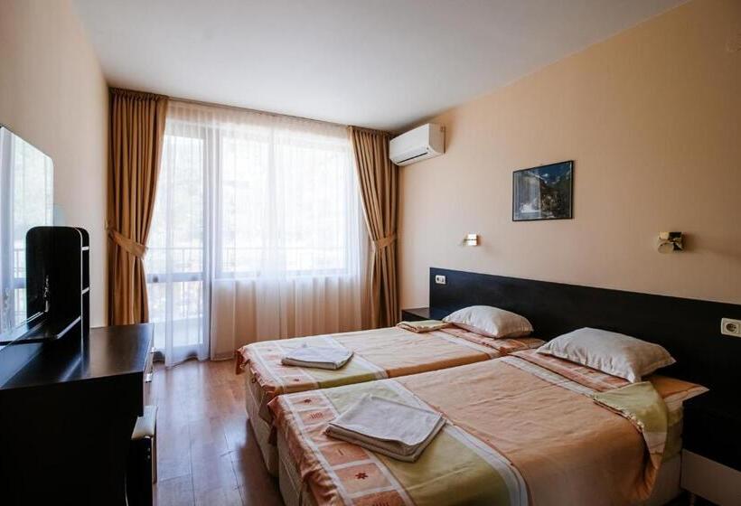 בית מלון כפרי Red Iguana