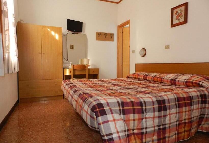 בית מלון כפרי Villa Svizzera