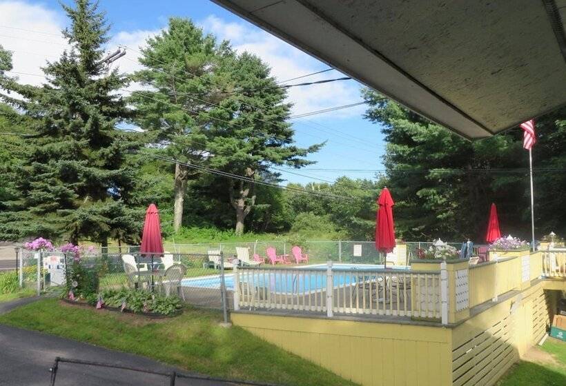 Lake Winnipesaukee Motel