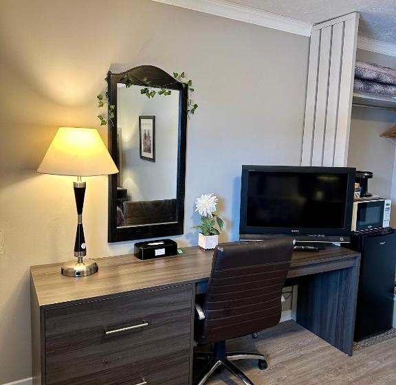 Lakeview Motel & Cottage