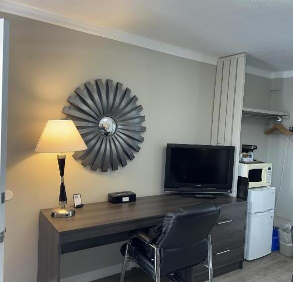 Lakeview Motel & Cottage