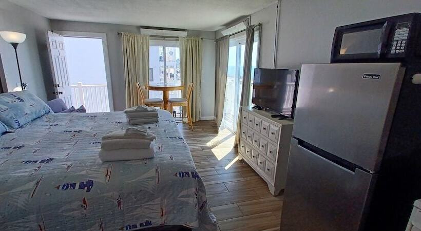 汽车旅馆 Breakers By The Sea