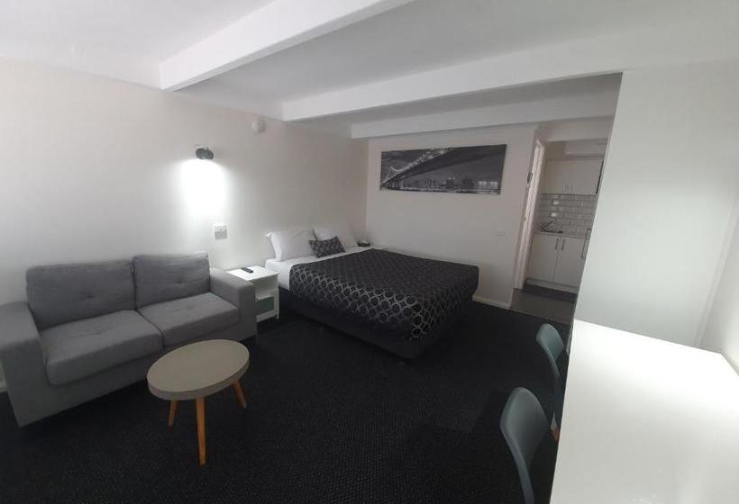 מוטל Charles Sturt Motor Inn