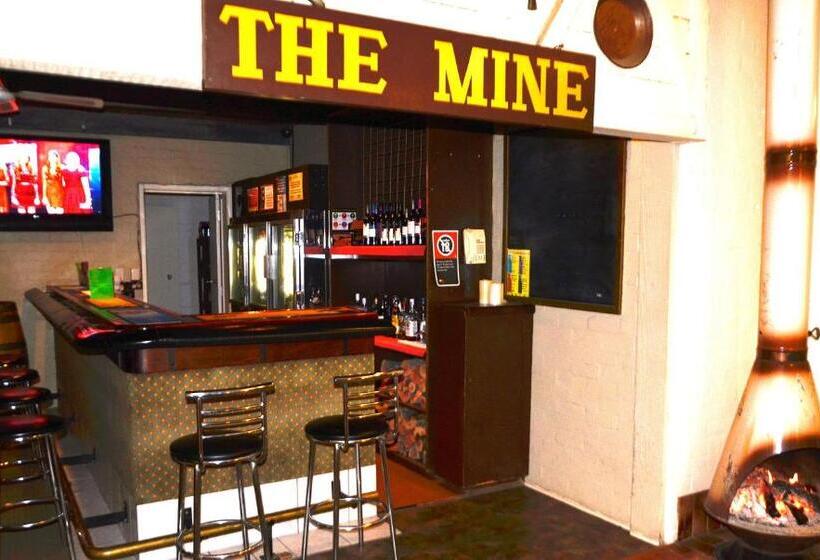 מוטל Charles Sturt Motor Inn