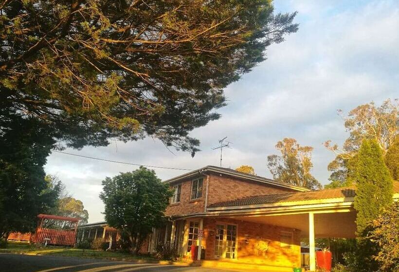 מוטל Poplars Inn Mittagong