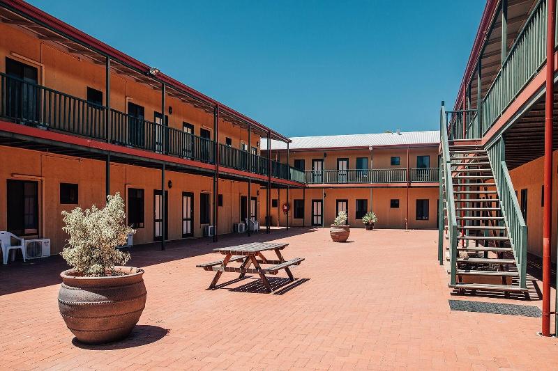 فندق على الطريق Settlers Hotel York