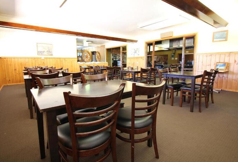 모텔 Snowy Mountains Resort And Function Centre