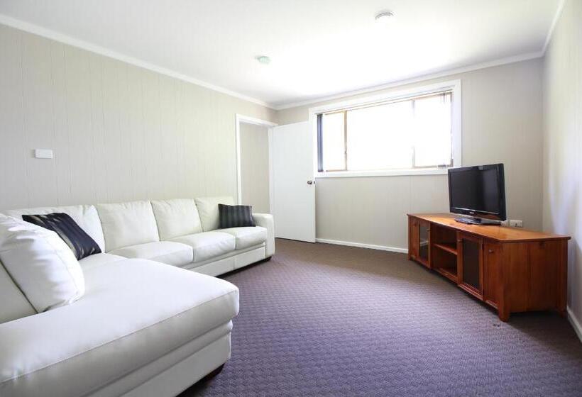 모텔 Snowy Mountains Resort And Function Centre