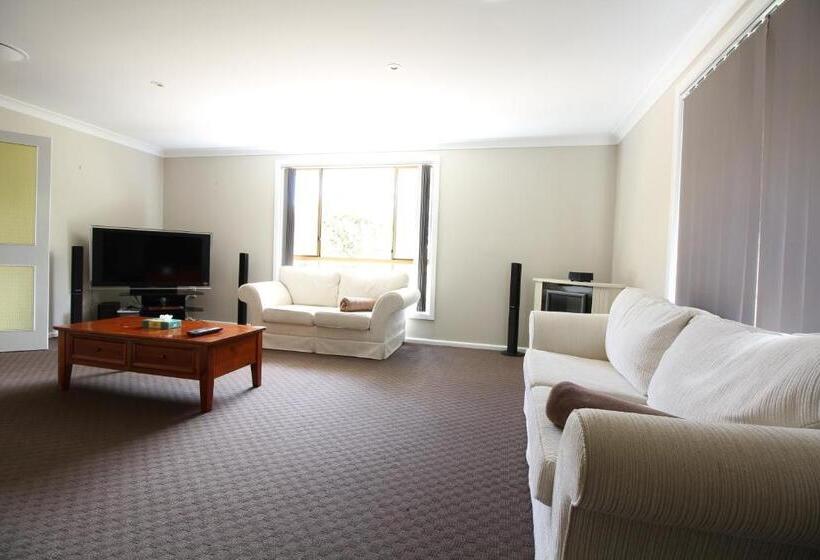 모텔 Snowy Mountains Resort And Function Centre