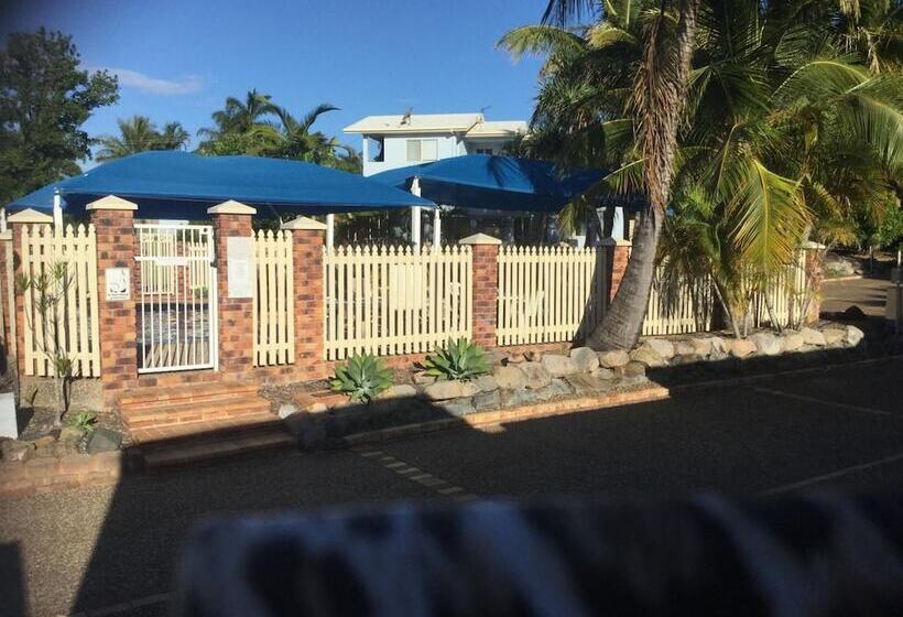 Palm Valley Motel And Self Contained Holiday Units