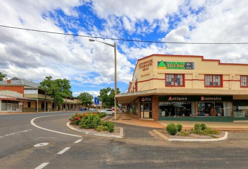 Golden Peak Motel Peakhill
