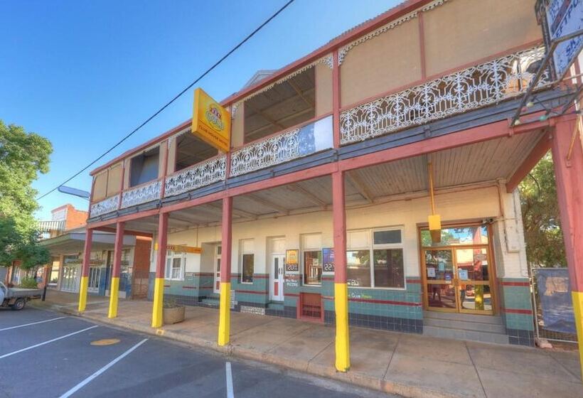 Golden Peak Motel Peakhill