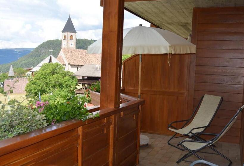 ペンション Garni Alpin