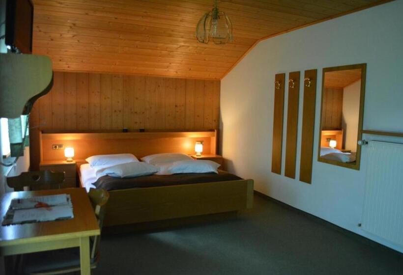 ペンション Garni Alpin