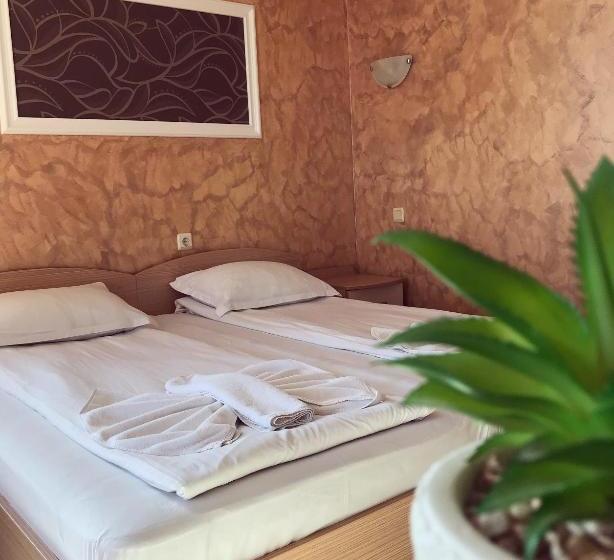 بنسيون Guest House Val And Kate