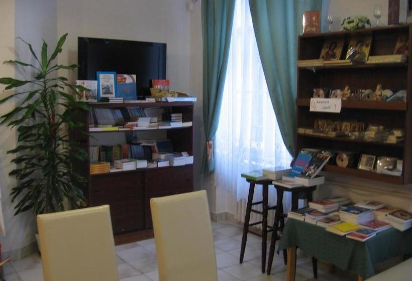 بنسيون Mater Salvatoris House