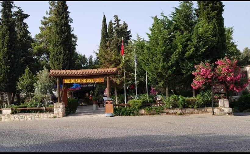 פנסיון Medusa House Butik